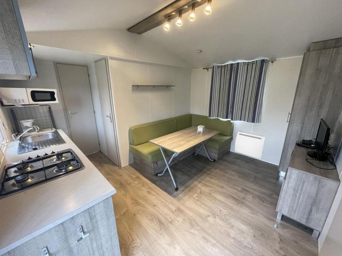 Camping Le Pressoir Petit-Palais-et-Cornemps エクステリア 写真