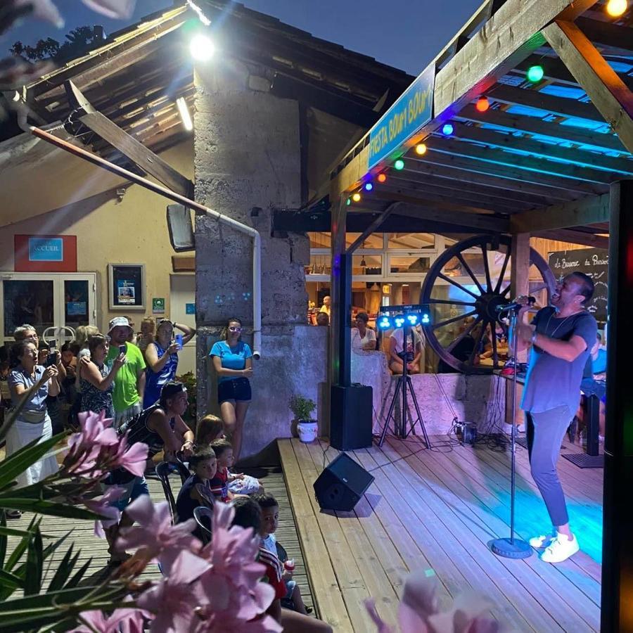 Camping Le Pressoir Petit-Palais-et-Cornemps エクステリア 写真