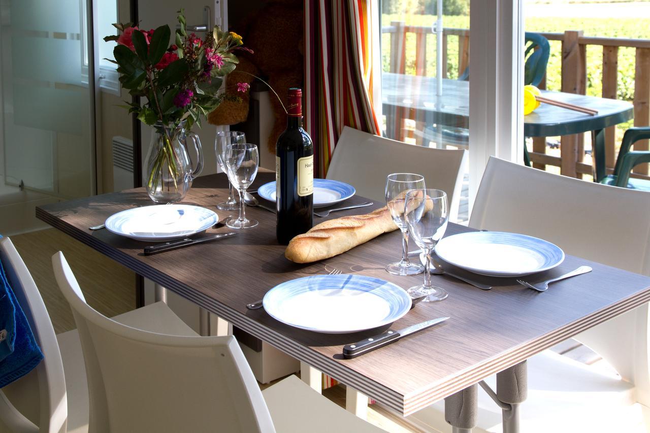 Camping Le Pressoir Petit-Palais-et-Cornemps エクステリア 写真